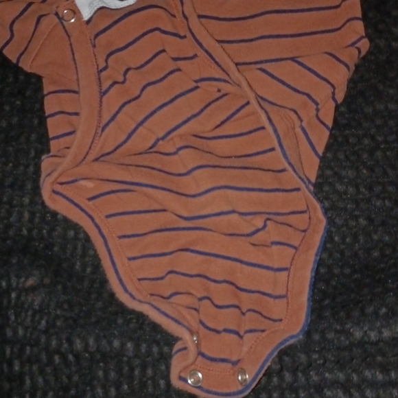 Carter's 18months bear face long sleeve onesie - Picture 4 of 4